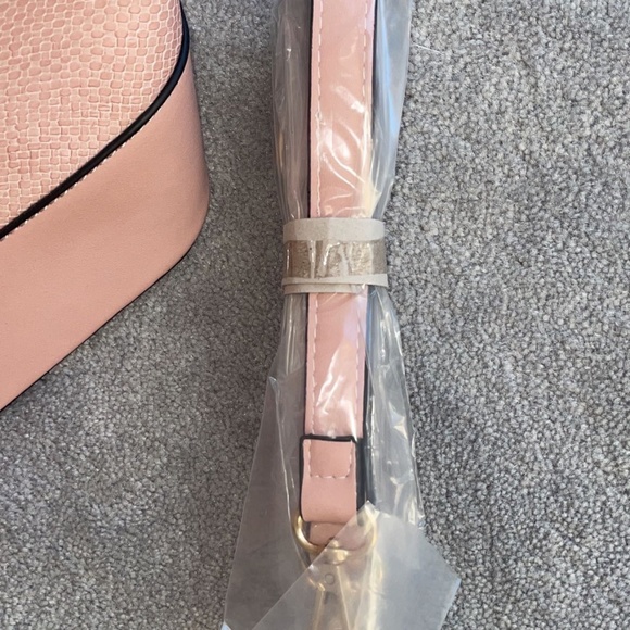 Handbag - Picture 3 of 4